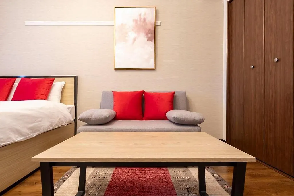 Anri Kitadume Osaka Castle Apartment 0*,