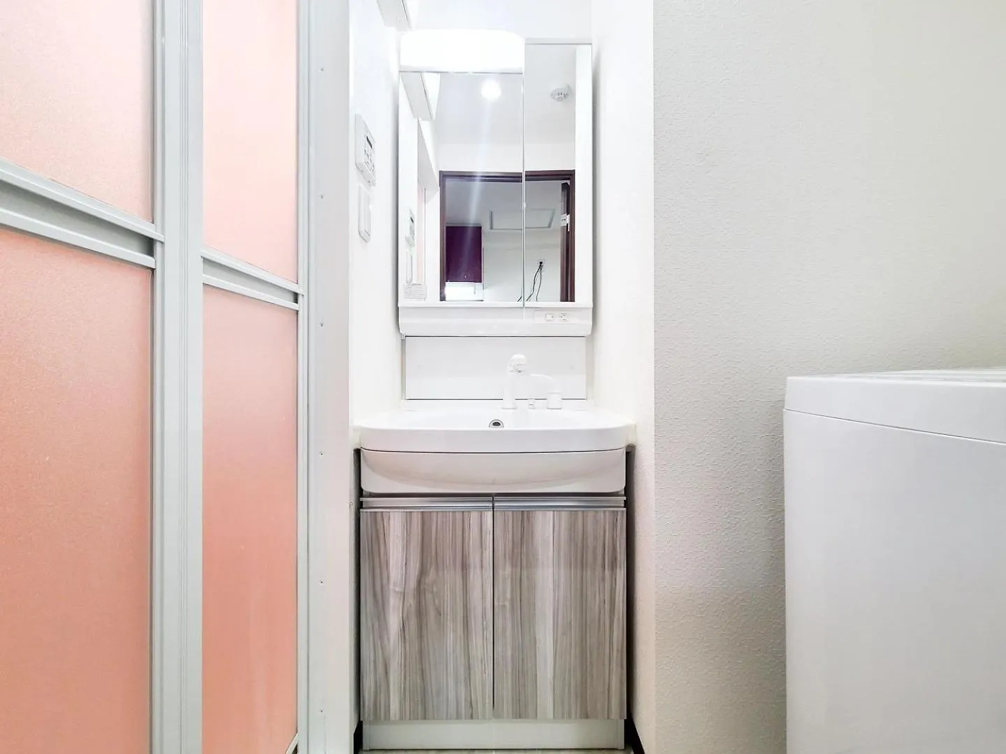 Anri Kitadume Osaka Castle Apartment 0*,