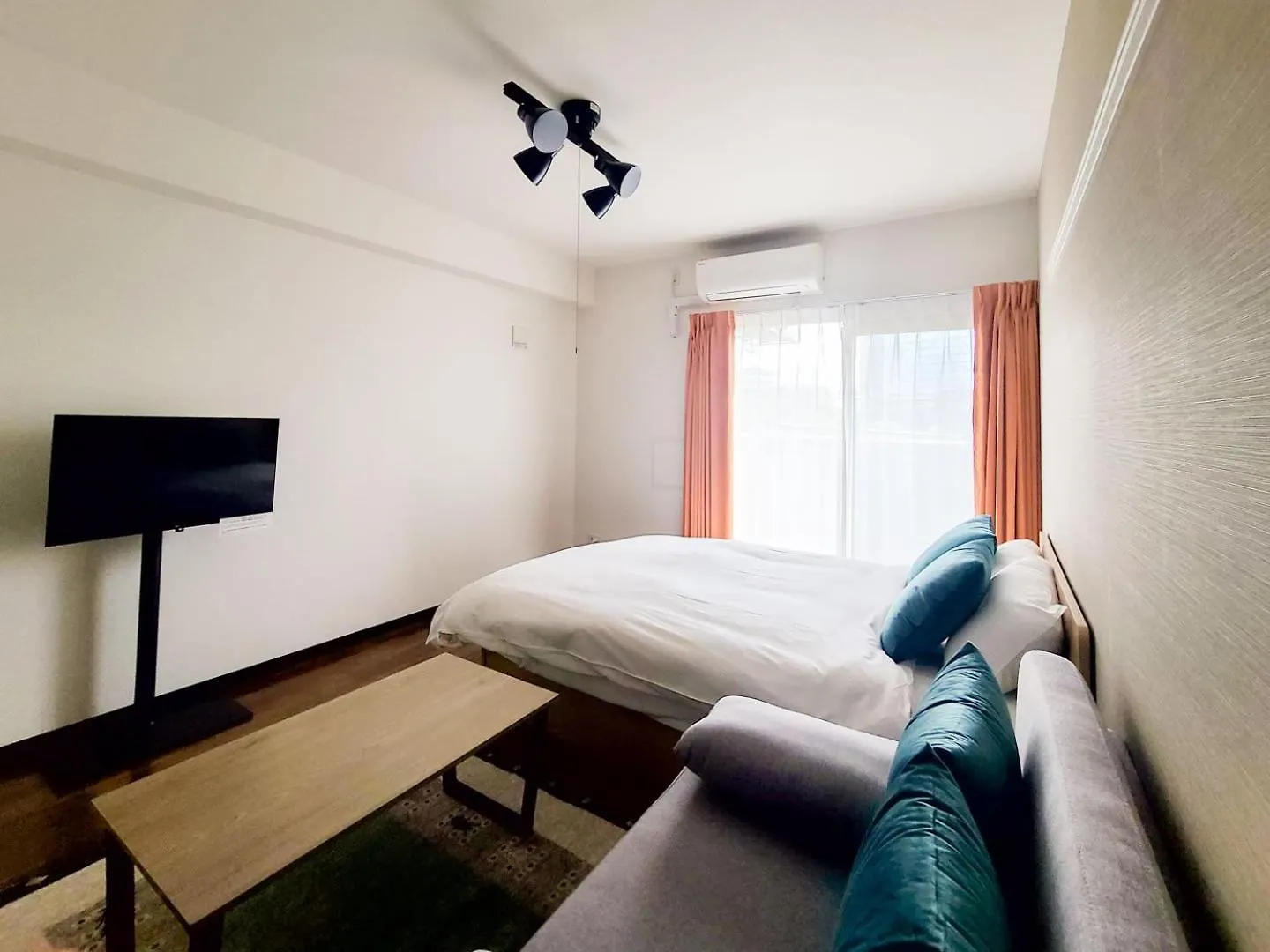 Anri Kitadume Osaka Castle Apartment