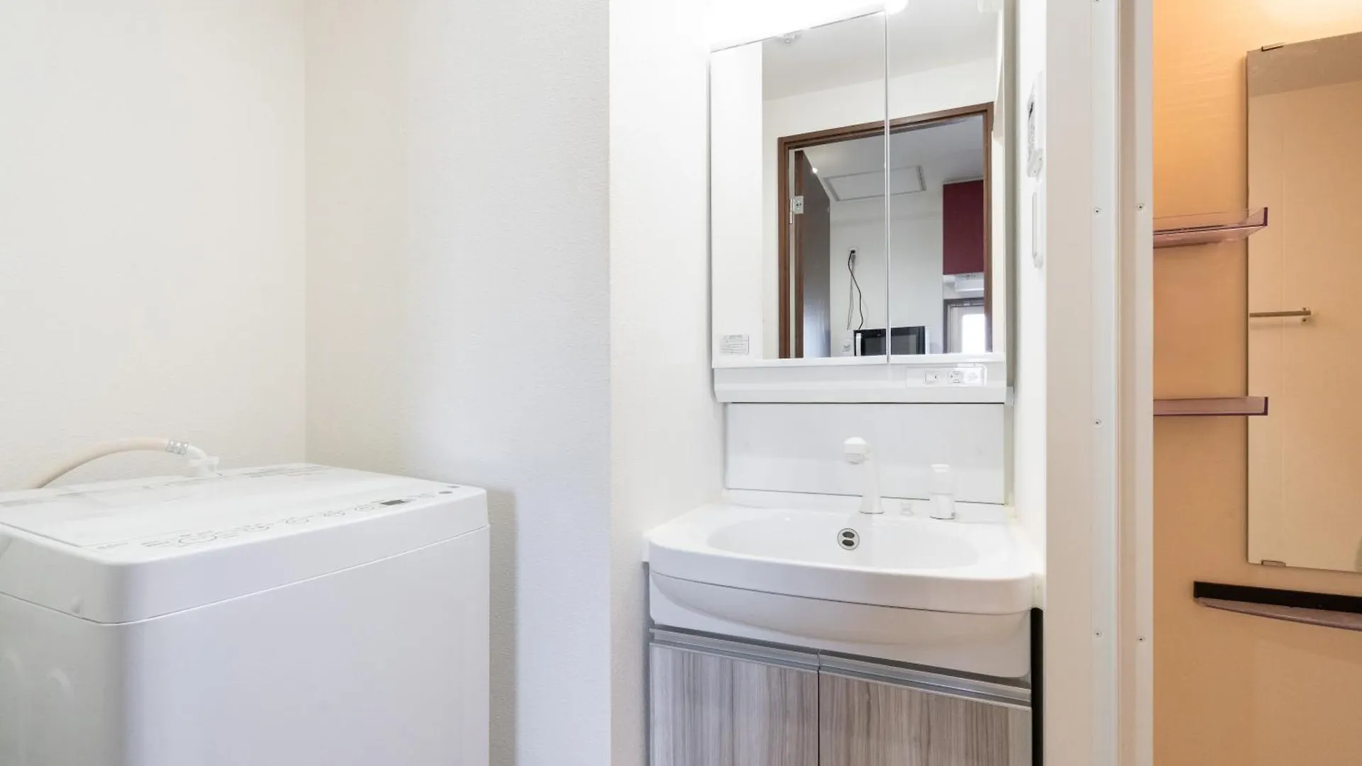 Anri Kitadume Osaka Castle Apartment