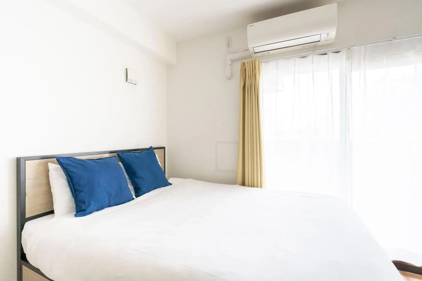 Anri Kitadume Osaka Castle Apartment