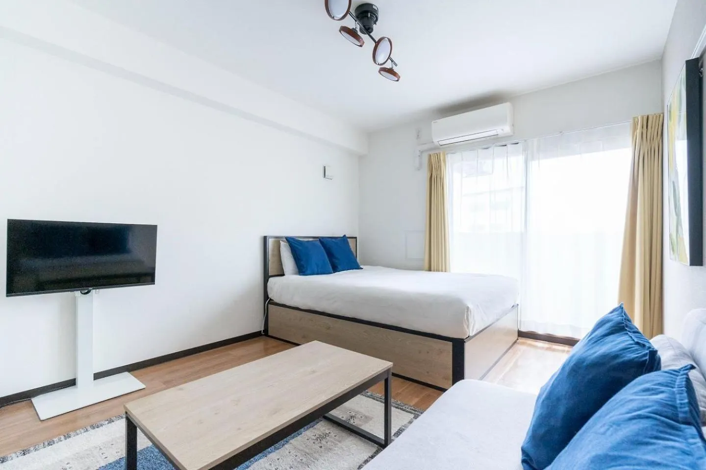 Anri Kitadume Osaka Castle Apartment