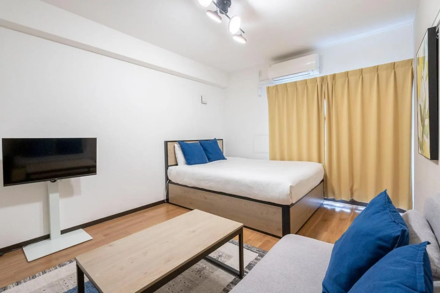 Anri Kitadume Osaka Castle Apartment